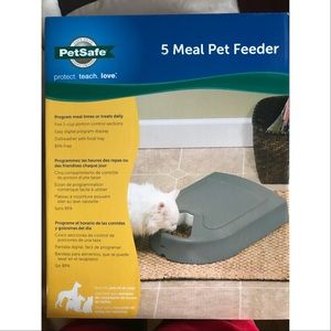 5 meal pet feeder